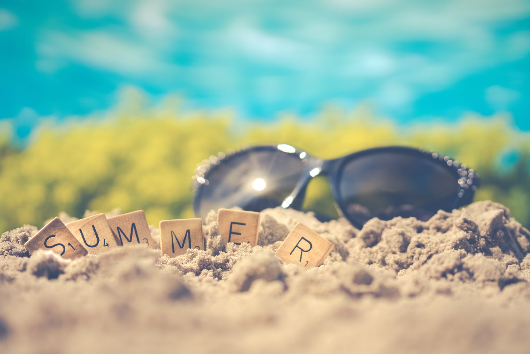 Vacation Season Foot Traffic: Leveraging Prime Locations for Maximum Retail Exposure