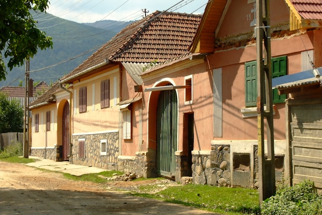 busy brokers. real estate industrial retail productie sibiu transilvania regional spațiu depozit hala productie închiriere proprietati imobiliare comerciale industrial retail office. servicii de intermediere și consultanță imobiliară și de afaceri pentru dezvoltatorii imobiliari, proprietarii de spații, clădiri, parcuri și terenuri, investitori și companii din domeniul industrial, retail, logistic și investment property